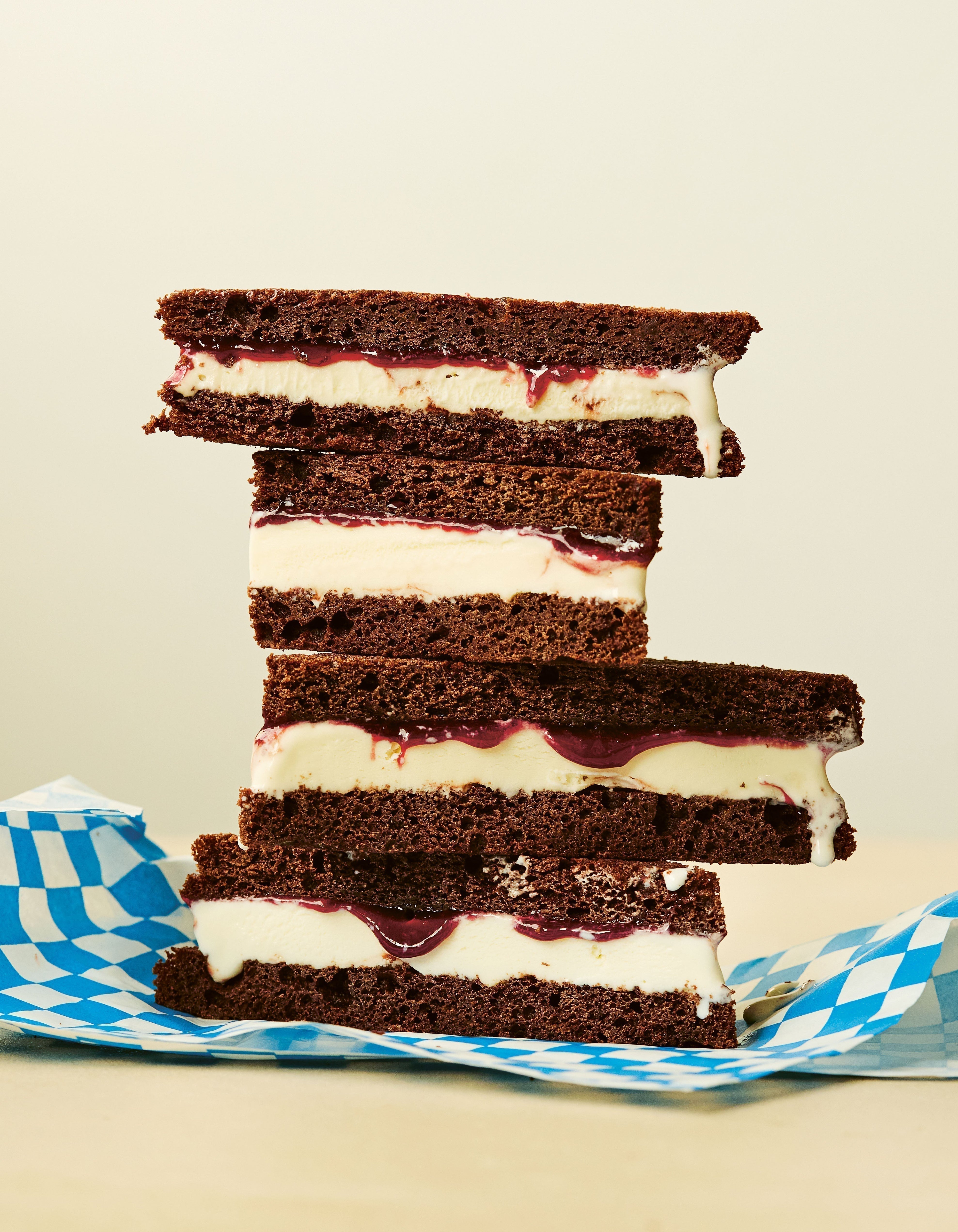 Bake It Easy 'Ice Cream Sandwich'