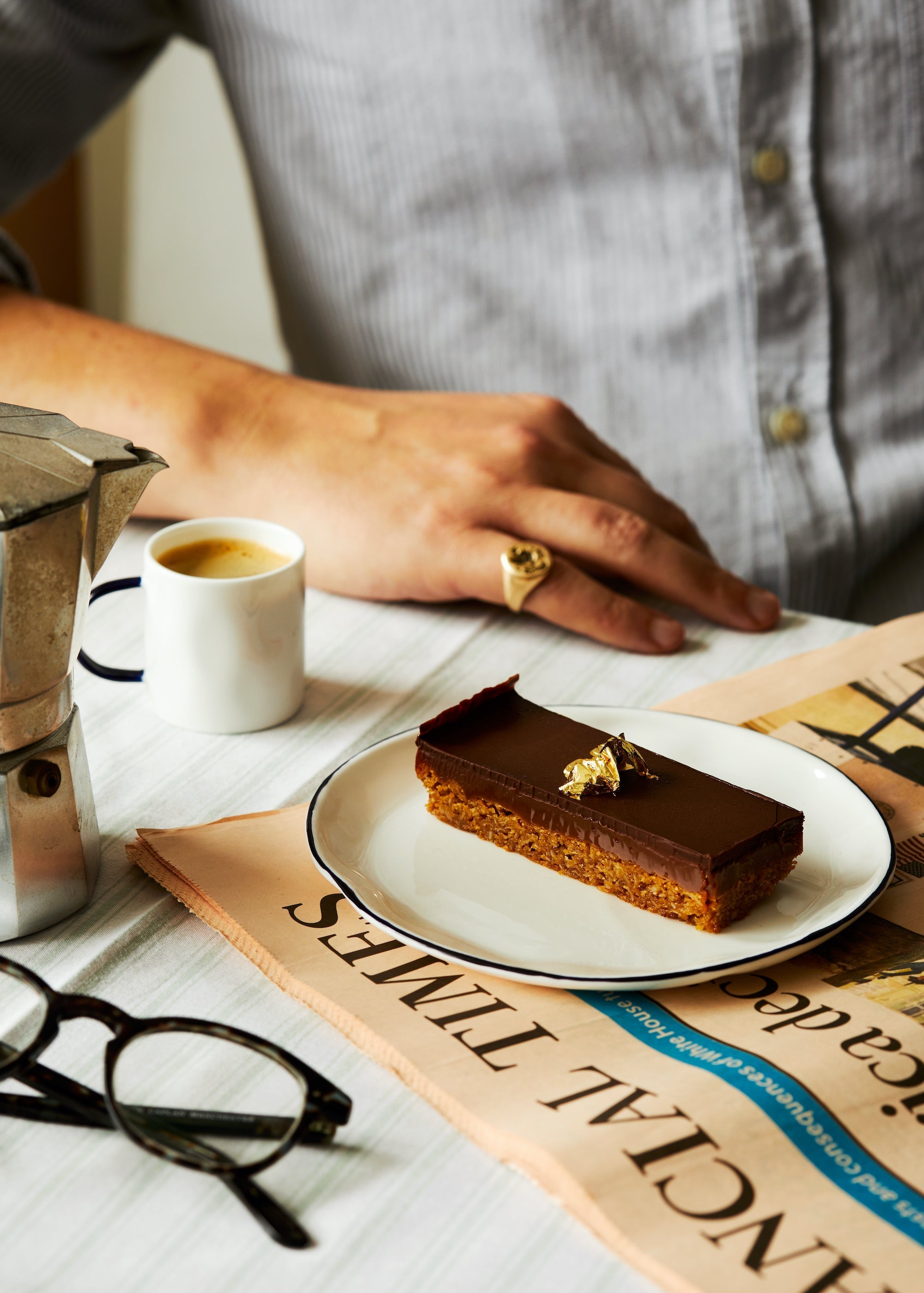 Wholesale Cakes for Cafés: What Sells, How It Works & Why It Matters