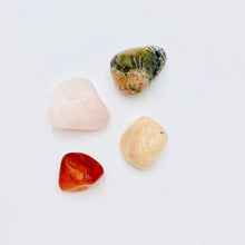 The four crystals that come in the Exploding Bakery Love Rocks Gift. 